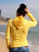 Top Hoodie manga larga de corte ajustado Amarillo